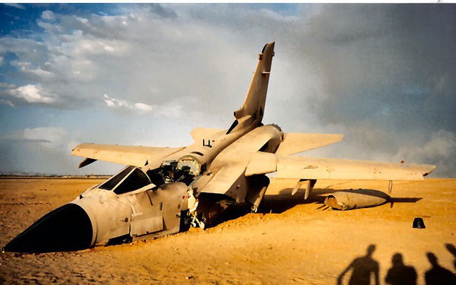 Phiến quân Houthi buộc KQ Arab Saudi trả giá đắt: Máy bay chiến đấu Tornado tan xác