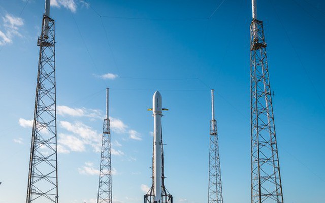 SpaceX vừa phóng và hạ cánh tên lửa Falcon 9 thành công, nhưng lại phá hủy vệ tinh tuyệt mật trị giá hàng tỷ USD của quân đội Mỹ