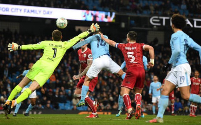 ĐIỂM NHẤN Man City 2-1 Bristol: Man City thắng nhọc, cần mua Sanchez ngay tháng Giêng