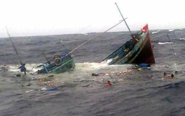 Gia đình làm lễ tang cho 8 nạn nhân mất tích vì chìm tàu