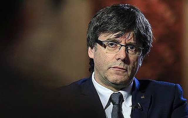 Ông Puigdemont có thể sẽ điều hành vùng Catalonia qua Skype