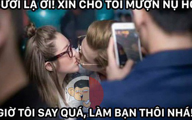 Với cơ man ảnh chế, "Người lạ ơi" chính là bài hát "thả thính quốc dân" đầu năm 2018!