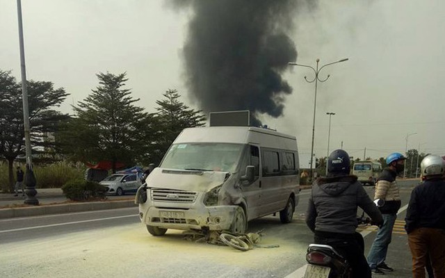 Ô tô tông chết người rồi bốc cháy ngùn ngụt ở Quảng Ninh
