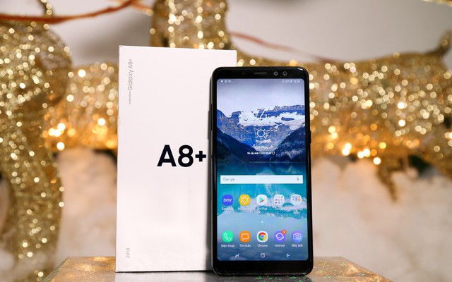 Mở hộp và trên tay Samsung Galaxy A8+ (2018): Mở khóa khuôn mặt, selfie xóa phông