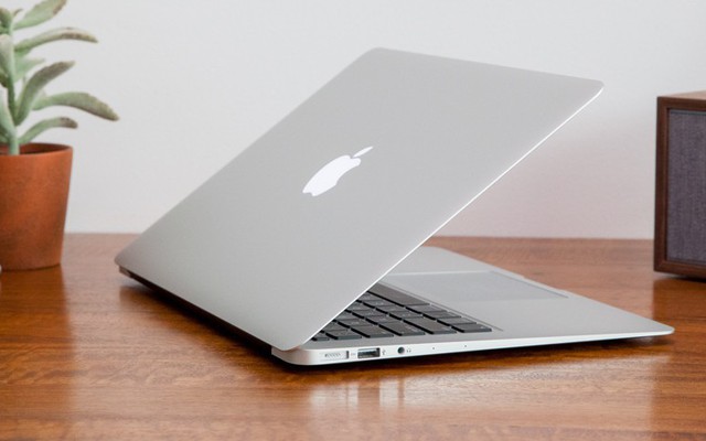 Apple bị tố "chém gió" về thời gian pin chờ trên MacBook