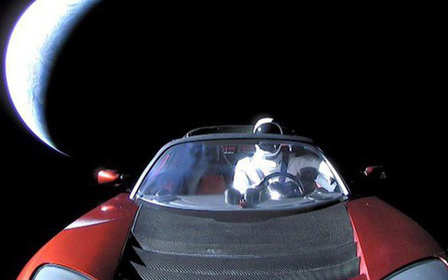 Còn nhớ chiếc xe mui trần mà Elon Musk đã gửi vào vũ trụ chứ - Giờ nó đâu rồi nhỉ?