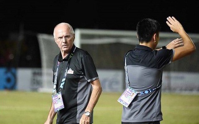 Thắng nhẹ Singapore, HLV Eriksson vẫn 'ấm ức' vì mất trung vệ từng đá ở V.League