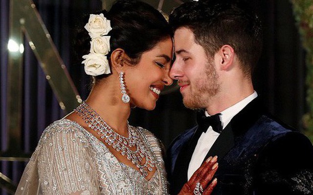 Nick Jonas và Hoa hậu Thế giới hạnh phúc ngập tràn trong bữa tiệc cưới có cả Thủ tướng Ấn Độ tham dự