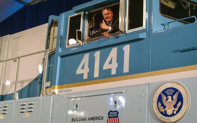 Tại sao di hài cố Tổng thống George H.W. Bush được đưa về nơi an táng bằng tàu hỏa?