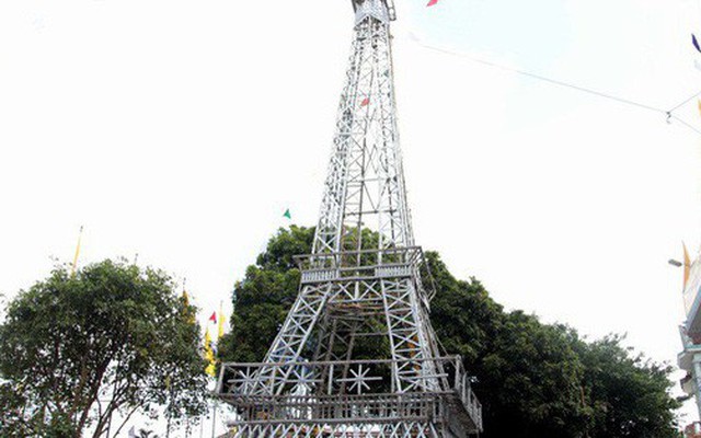 Chiêm ngưỡng tháp Eiffel bằng tre cao 22m chào đón Giáng sinh 2018 ở Nghệ An