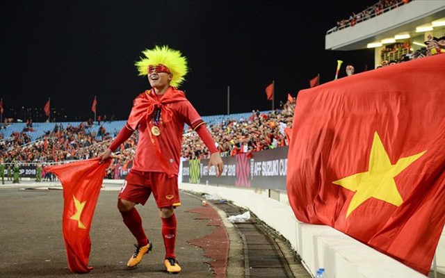 Quang Hải bị “chặt chém” ở chung kết AFF Cup vào đề thi môn Hóa học