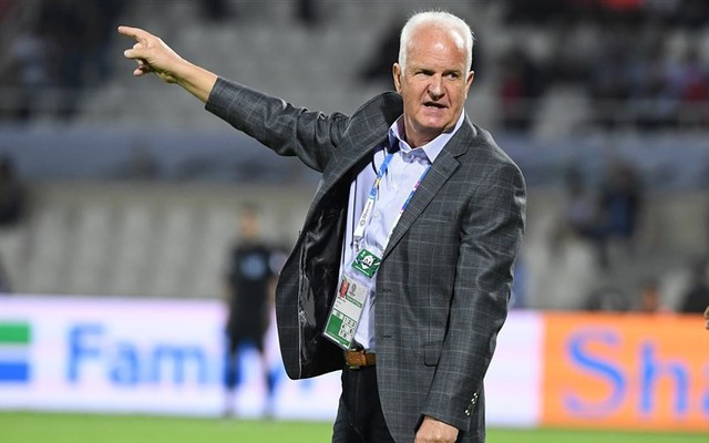 Sau HLV Thái Lan, xuất hiện vị "thuyền trưởng" thứ hai mất việc tại Asian Cup 2019