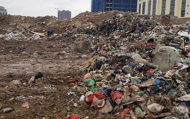 Hà Nội di dân vùng ảnh hưởng quanh bãi rác Nam Sơn