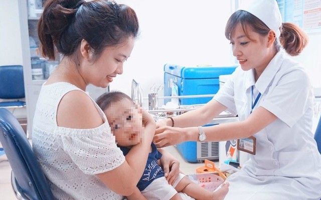 Tiêm vắc-xin ComBE Five, trẻ có thể gặp phản ứng gì?