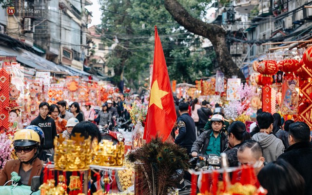Rộn ràng không khí Tết tại chợ hoa Hàng Lược - phiên chợ truyền thống lâu đời nhất ở Hà Nội