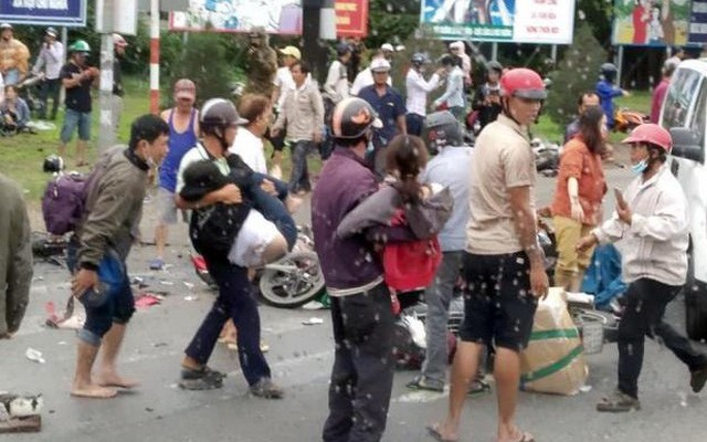 Thai phụ vụ container tông 21 xe máy ám ảnh nhớ lại: "Chân của một người chết đè lên chân tôi"