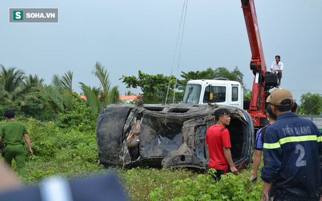 Vụ xe Mercedes rơi xuống kênh khiến 3 người tử vong: "Đêm trước, tôi nghe thấy âm thanh rất lớn..."