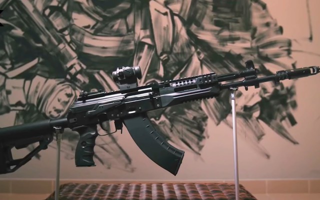 Cận cảnh chi tiết và thông số súng AK-15 tối tân của quân đội Nga