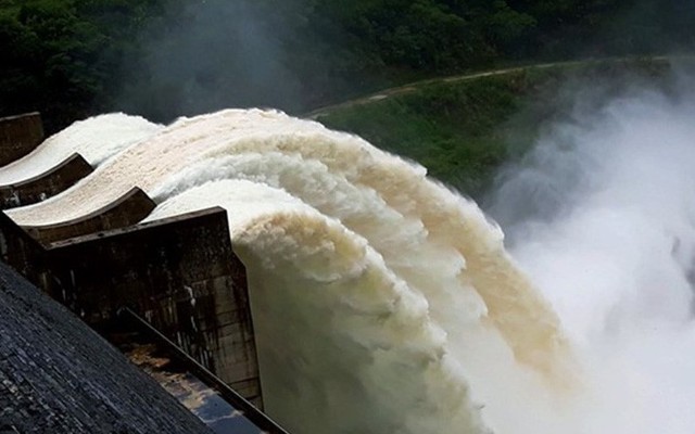 Thừa Thiên - Huế: Xả nước thủy điện A lưới để đón lũ