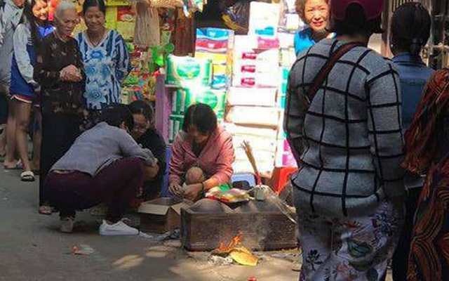 Xác định được người mẹ của thi thể bé sơ sinh trong thùng rác ở Hà Nội