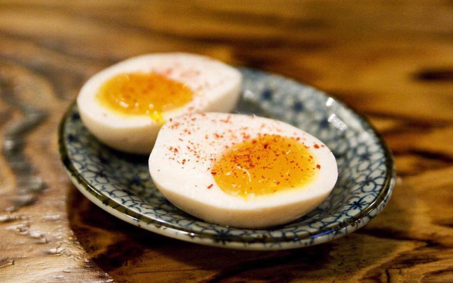 Trứng gà sinh đôi "cháy" hàng vì khách Việt săn lùng tẩm bổ