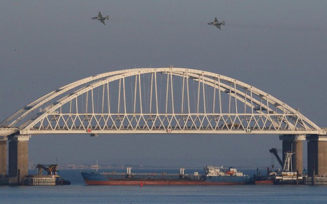 Nga khánh thành cầu Kerch nối bán đảo Crimea – Nga
