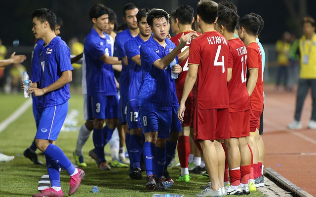 Cái tên "đen đủi" nhất Thái Lan: Hết bị Malaysia chế giễu lại "biếu" penalty cho Việt Nam