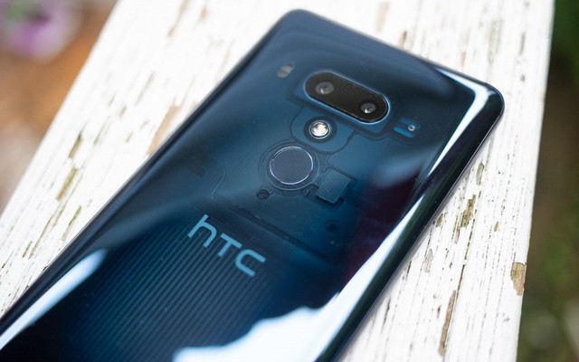 HTC: Từ tượng đài đến vực sâu