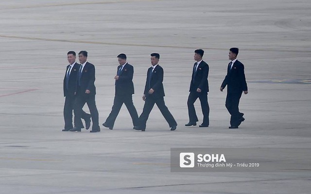 Lực lượng mật vụ tinh nhuệ của ông Kim Jong-un "đổ bộ" hùng hậu xuống Hà Nội