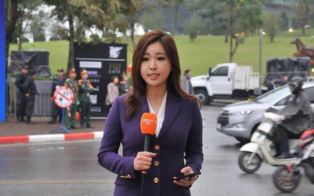 Nữ phóng viên Hàn gây sốt mạng xã hội Việt: Xinh đẹp tài năng, từng thi Hoa hậu