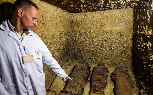 Mở lăng mộ hơn 2.000 năm tuổi, giới khảo cổ sửng sốt với thứ bên trong