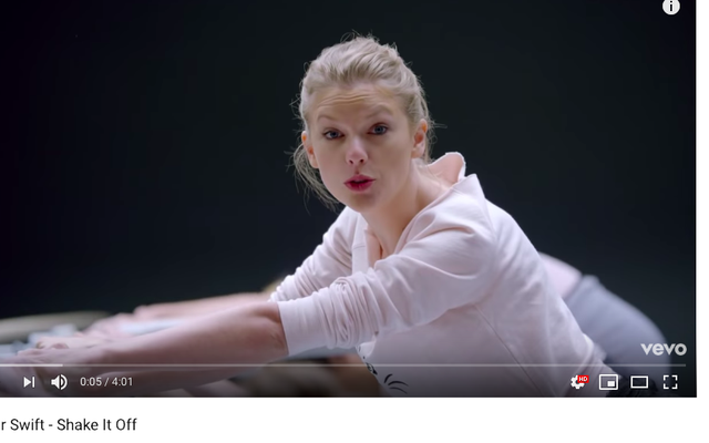 Cuối cùng, ngôi vị "nữ hoàng Youtube" của Taylor Swift đã chính thức đổi chủ rồi đây!