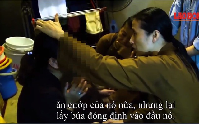 Bà Phạm Thị Yến ở chùa Ba Vàng rao giảng những điều khiến người nghe "giật mình"