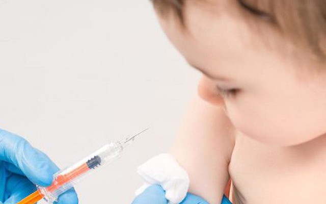 Anti vắc-xin: 'Tôi thấy lão Thần Chết đứng bên kia giường, cười khinh bỉ!'