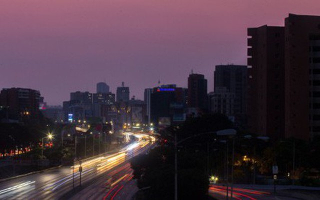 Venezuela chìm trong bóng tối của đợt mất điện mới