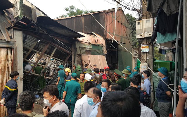 Người sống sót trong vụ cháy 8 người chết và mất tích ở Hà Nội kể giây phút kinh hoàng