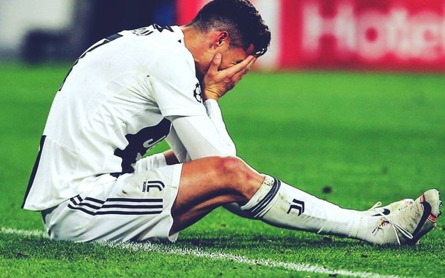 Juventus thua đau Ajax: Giọt nước mắt cay đắng của Ronaldo