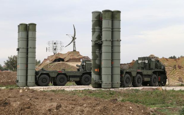 Kinh ngạc với khí tài "cổ lỗ sĩ" của tên lửa S-400 Nga triển khai ở Syria: Chẳng thể ngờ!