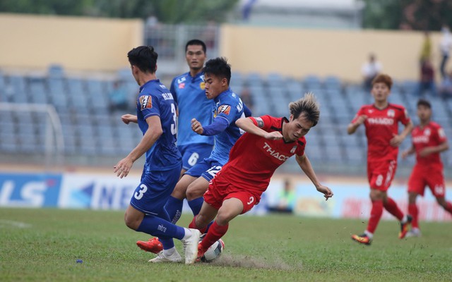 Cựu tuyển thủ lập công, "nhấn chìm" HAGL trong biển thất vọng