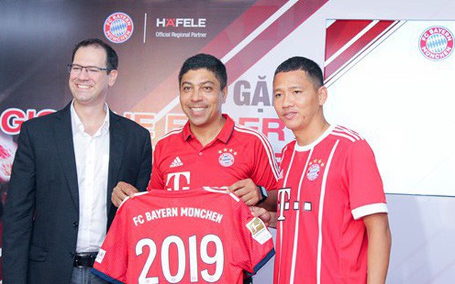 Huyền thoại Bayern giao lưu cùng Anh Đức và NHM Việt Nam