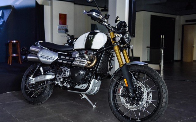 Triumph Scrambler 1200 giá 599 triệu đồng khiến Ducati Scrambler 1100 phải dè chừng