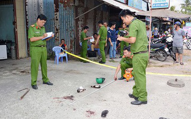 Vừa gặp nhau, 2 nhóm thanh niên lao vào hỗn chiến, nhiều người thương vong