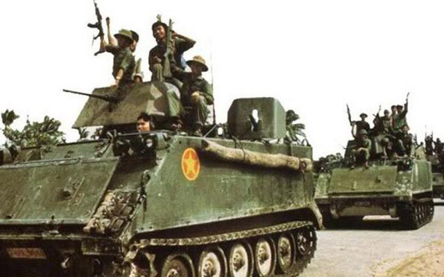 Lính tình nguyện Việt Nam thương vong lớn: 4 chiếc xe tăng T-54 đột ngột xuất hiện, lật ngược thế cờ
