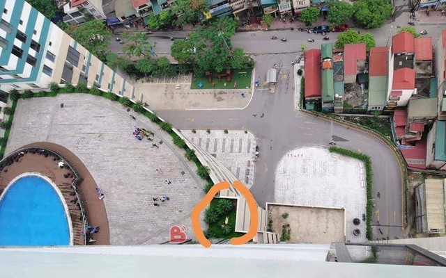 Hà Nội: Phát hiện người đàn ông tử vong ở trung tâm thương mại Mipec, nghi rơi từ tầng 22