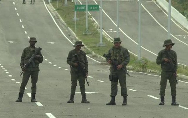 Đấu súng dữ dội dọc biên giới Venezuela - Colombia: Đảo chính quân sự lên cấp độ mới?
