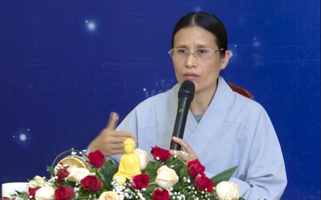 Bà Phạm Thị Yến lại "đăng đàn" thuyết giảng, chưa lên xin lỗi nhà nữ sinh giao gà
