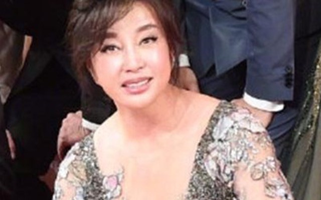 Nhan sắc 'Võ Tắc Thiên' Lưu Hiểu Khánh ở tuổi 64, khuôn mặt biến thành hình nộm vì phẫu thuật quá tay