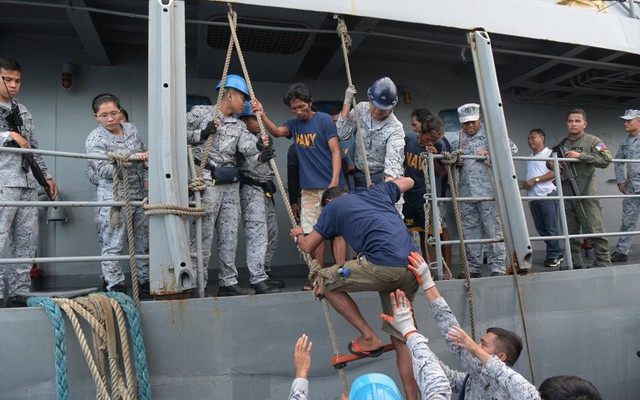 BTQP Philippines: Ít nhất thuyền trưởng TQ phải xin lỗi và bồi thường ngư dân bị chìm tàu