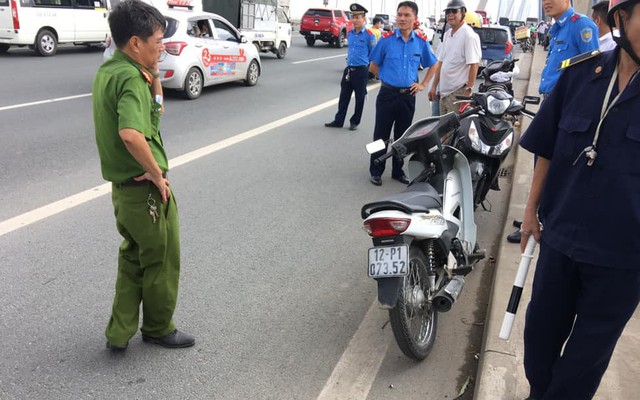 Cãi nhau với bạn gái, nam thanh niên nhảy cầu Nhật Tân tự tử