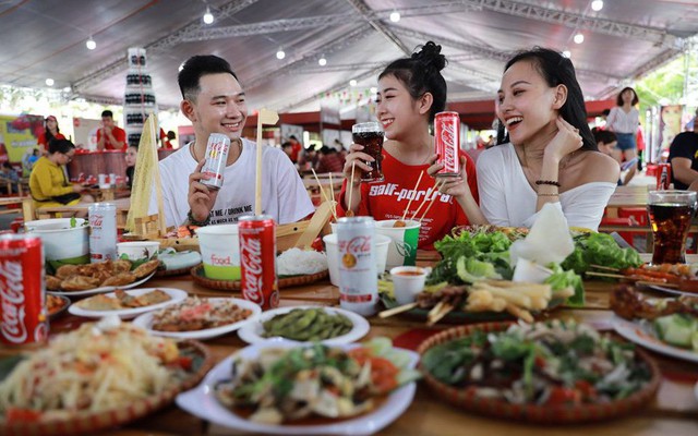 Coca-Cola và những cú “bắt trend thần sầu” vì quá hiểu nhu cầu đi đâu, ăn gì của giới trẻ Việt